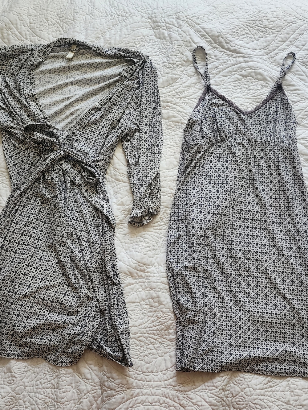 Marilyn Monroe Grays Nightgown and Robe Pajamas Set